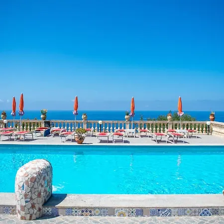 Rita Hotel *