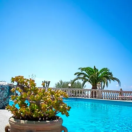 Rita Hotel 3*
