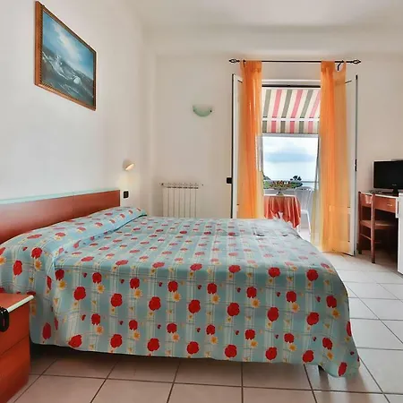 Rita Ξενοδοχείο Forio di Ischia